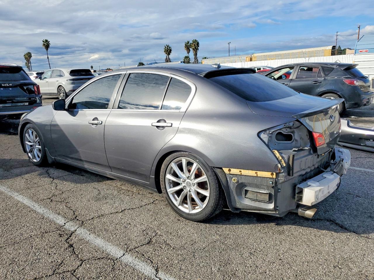 2013 INFINITI G37 photo 2