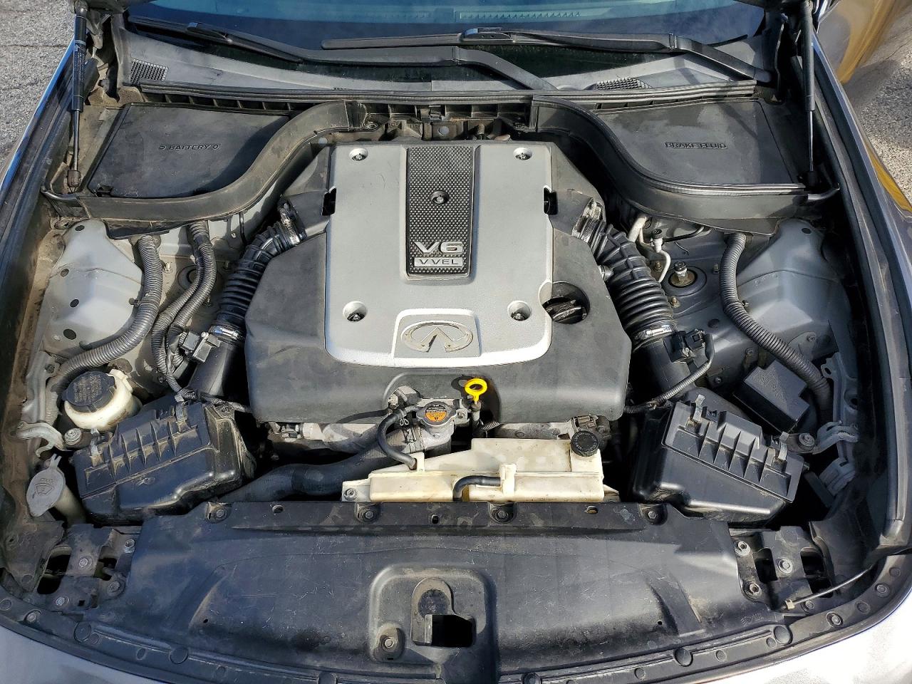 2013 INFINITI G37 photo 11