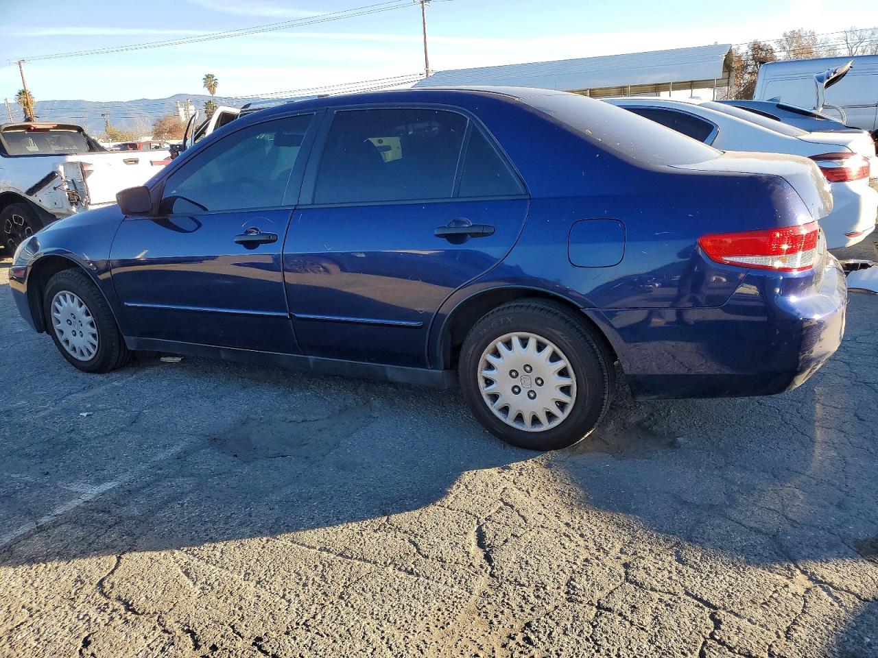 2003 HONDA ACCORD DX photo 2