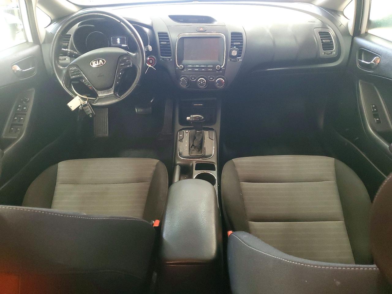 2018 KIA FORTE LX photo 8