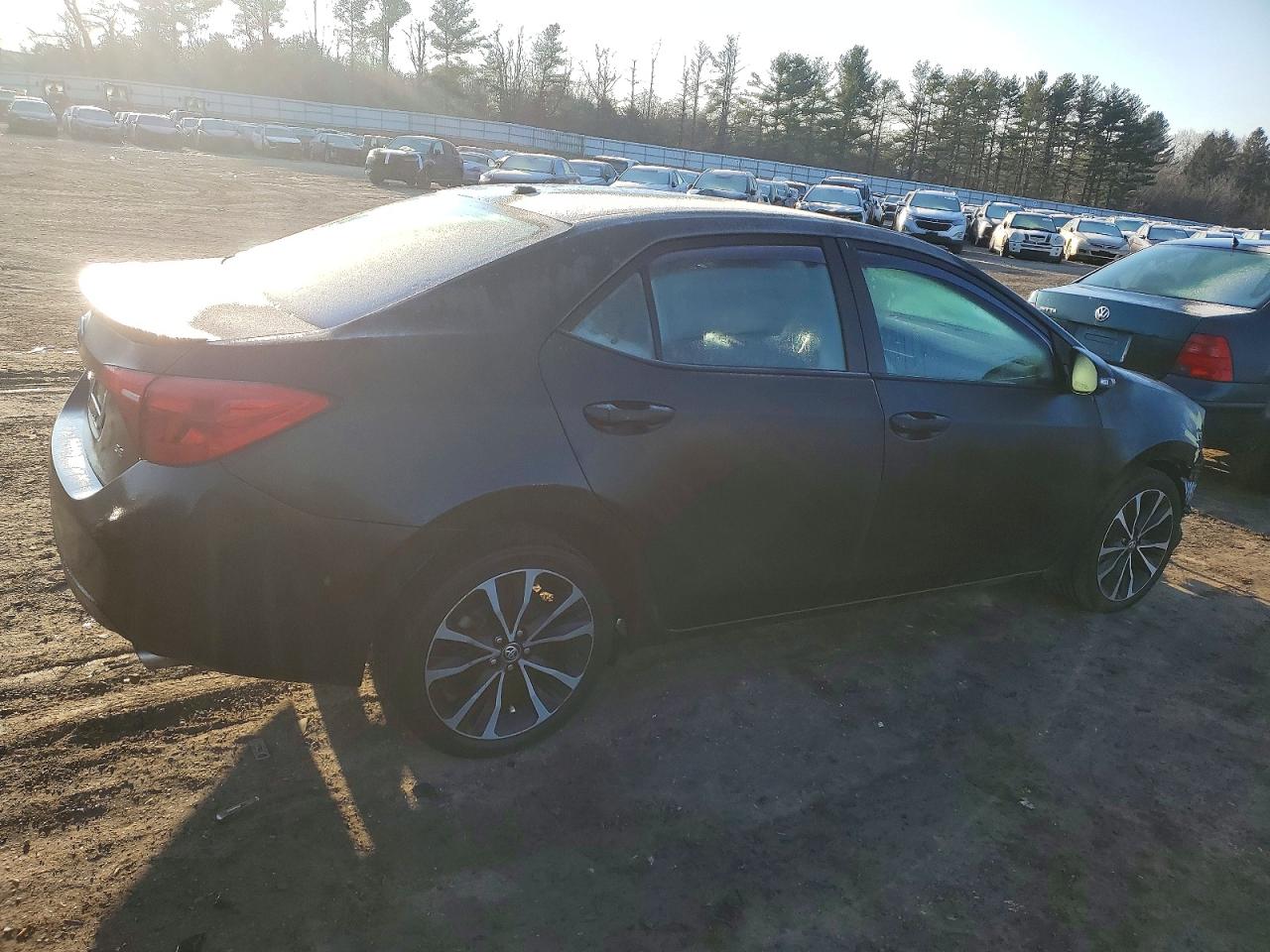 2017 TOYOTA COROLLA L photo 3