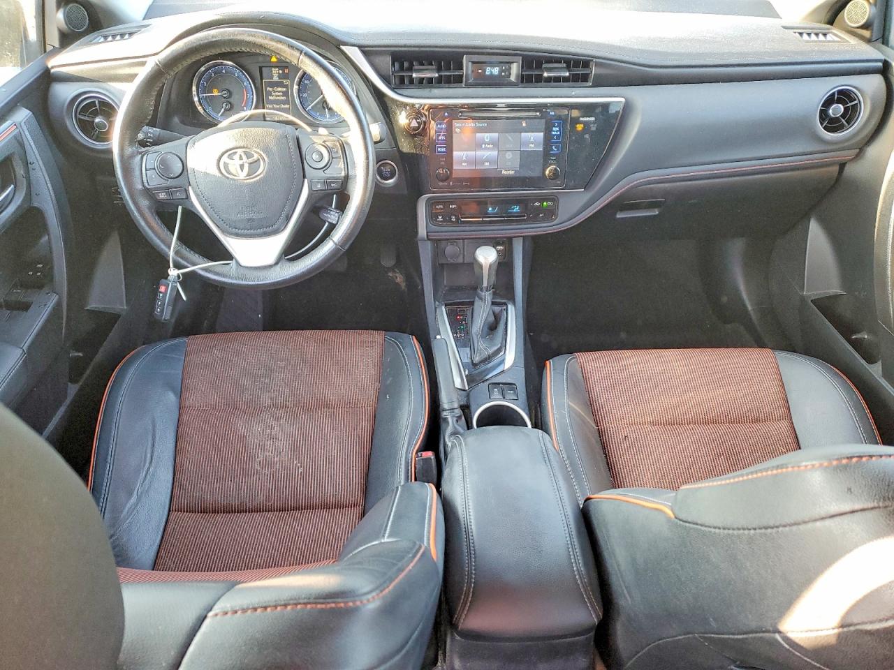 2017 TOYOTA COROLLA L photo 8