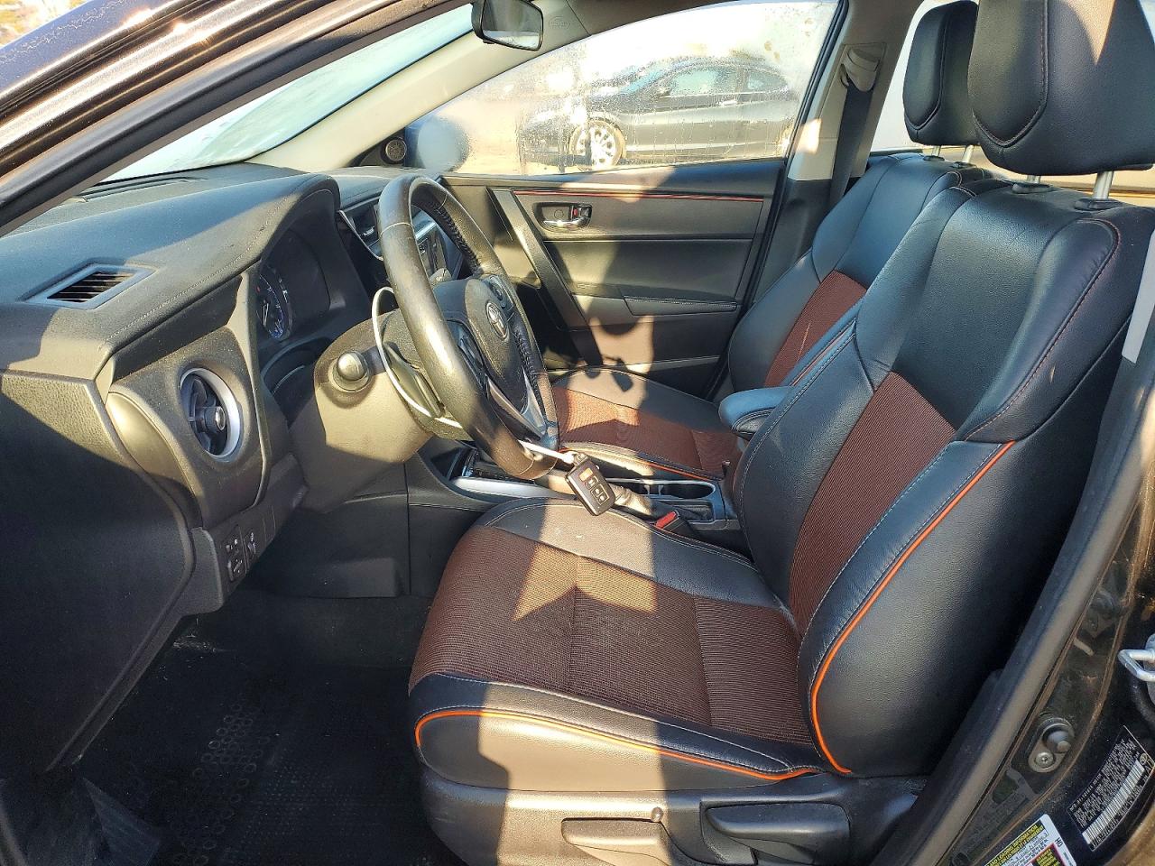 2017 TOYOTA COROLLA L photo 7
