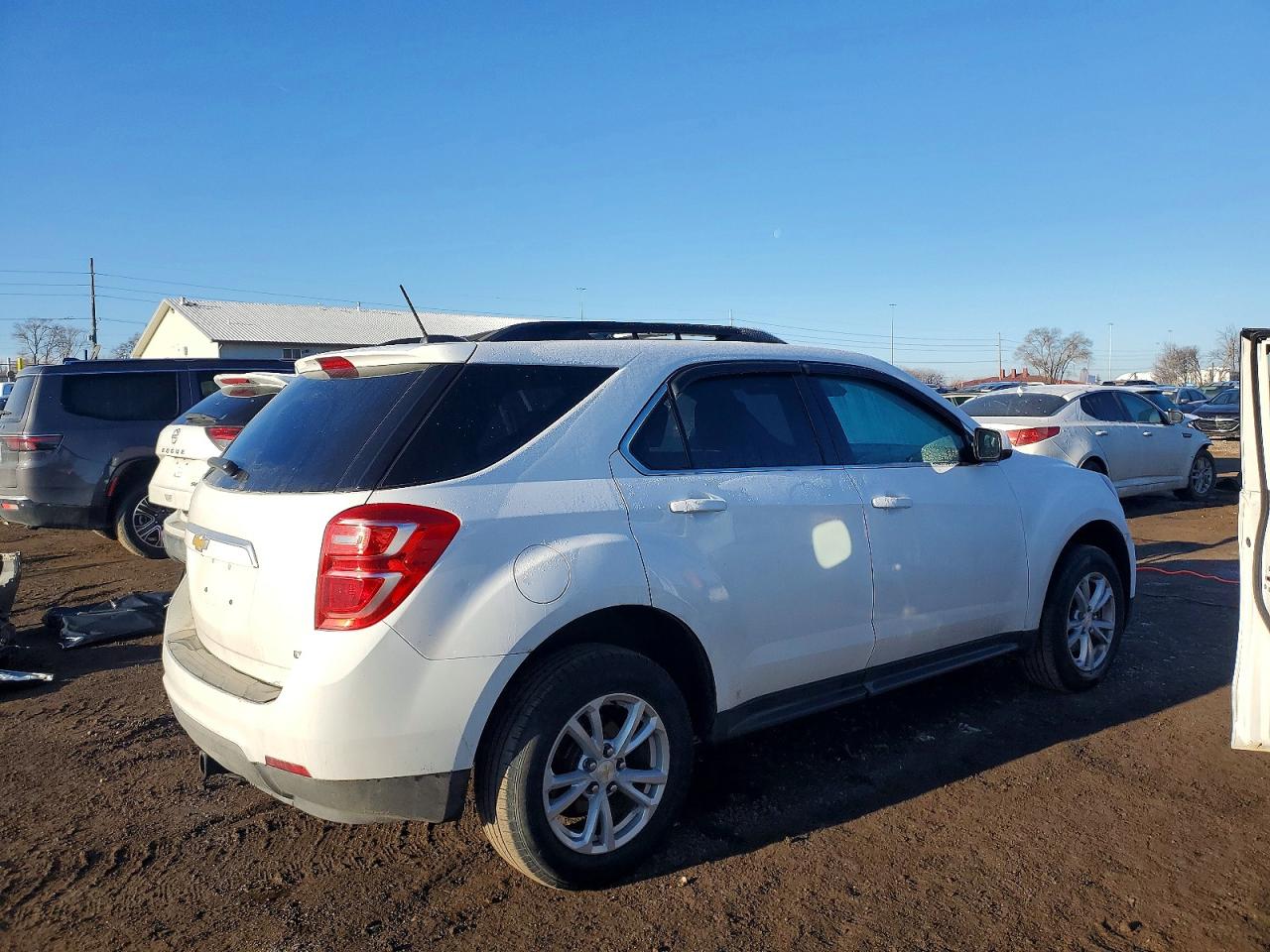 2017 CHEVROLET EQUINOX LT photo 3