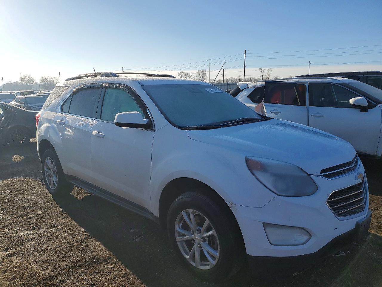 2017 CHEVROLET EQUINOX LT photo 4