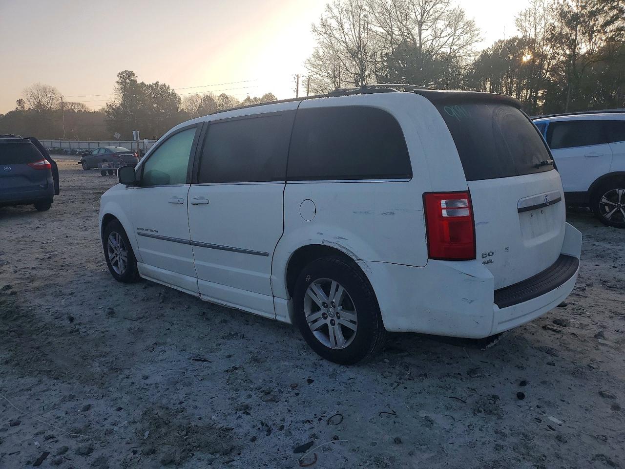 2010 DODGE GRAND CARAVAN SXT photo 2