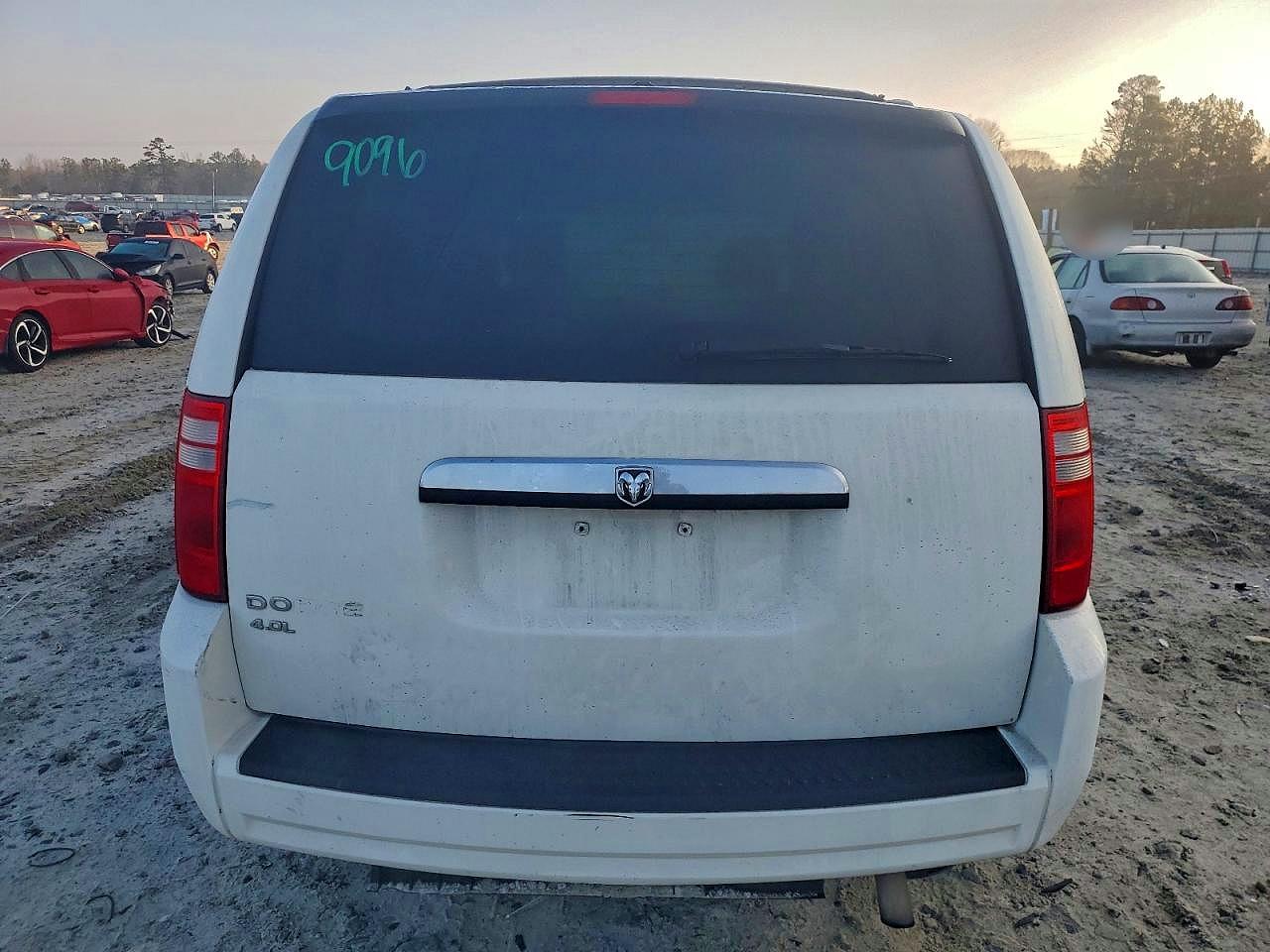 2010 DODGE GRAND CARAVAN SXT photo 6