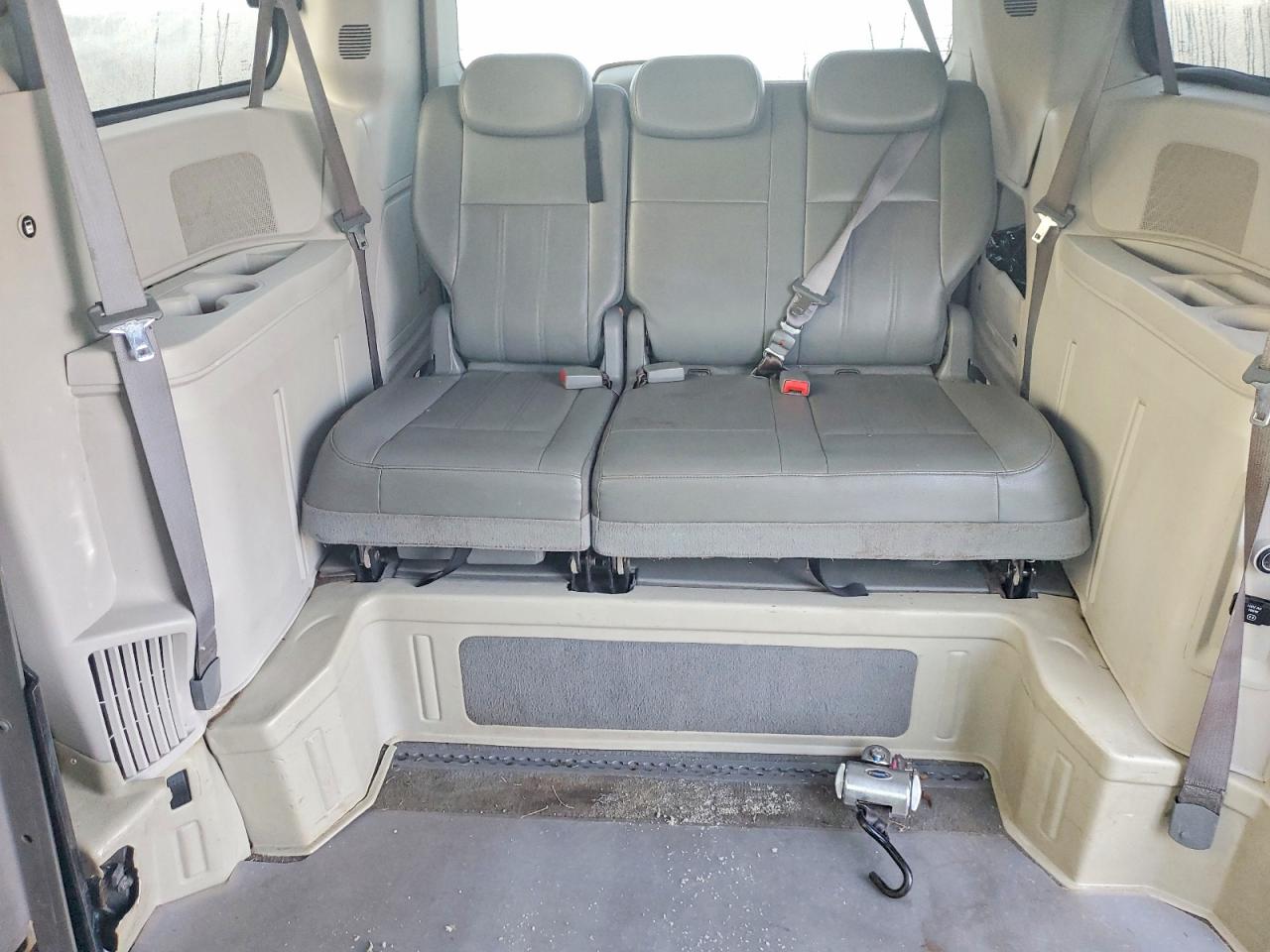 2010 DODGE GRAND CARAVAN SXT photo 10