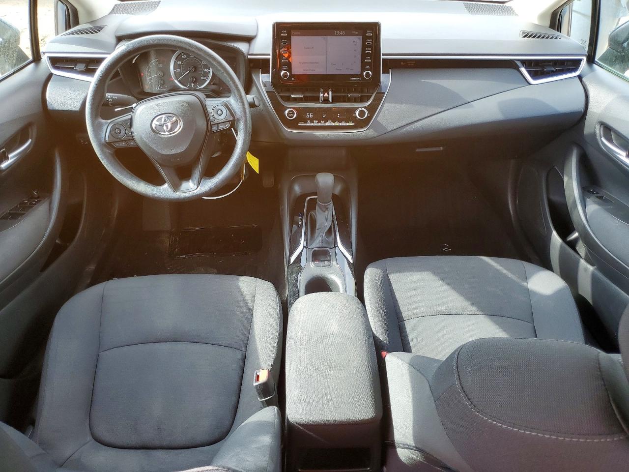 2021 TOYOTA COROLLA LE photo 8