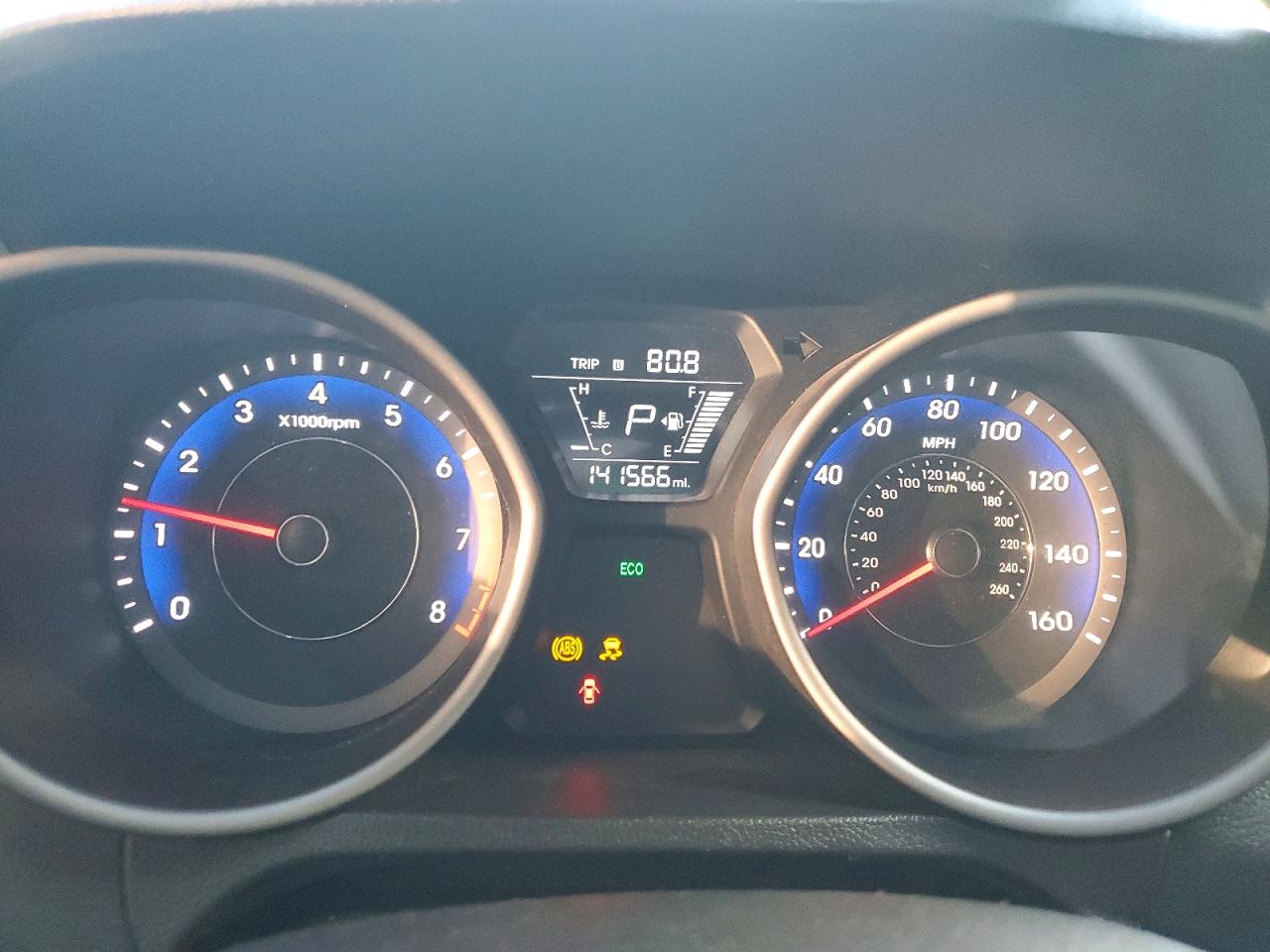 2016 HYUNDAI ELANTRA SE photo 9