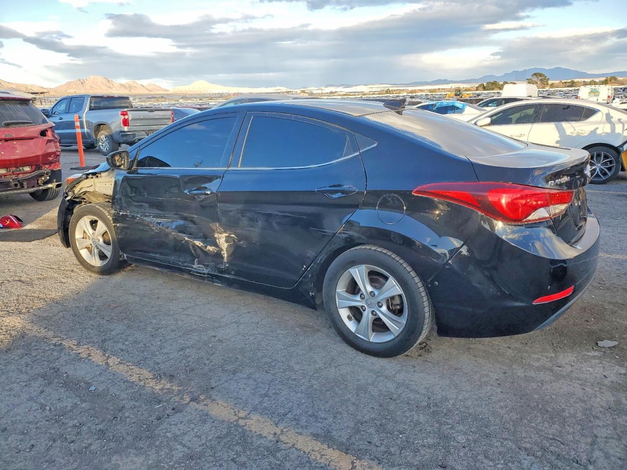 2016 HYUNDAI ELANTRA SE photo 2