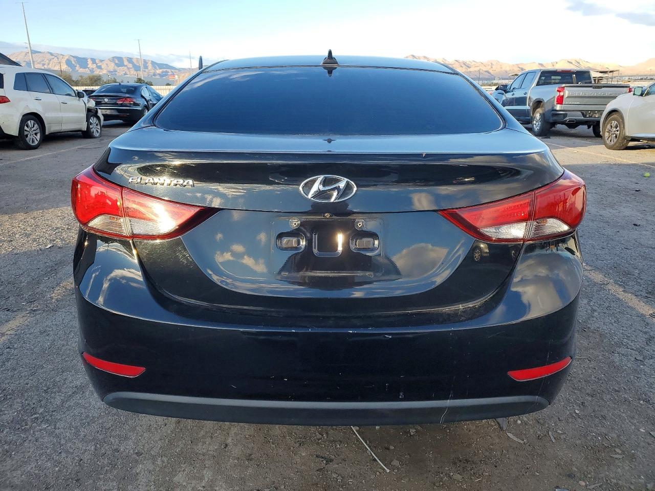 2016 HYUNDAI ELANTRA SE photo 6