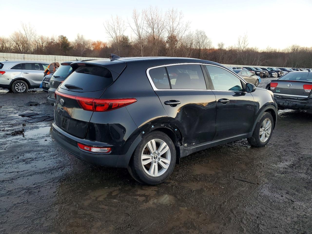 2018 KIA SPORTAGE LX photo 3