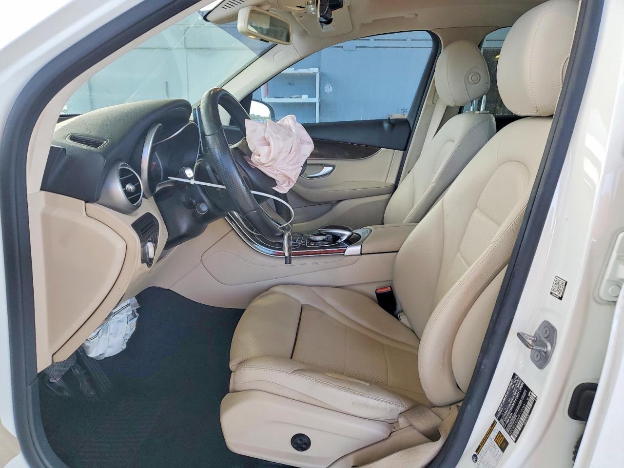2017 MERCEDES-BENZ GLC 300 4MATIC photo 7