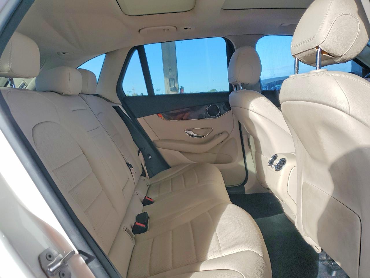 2017 MERCEDES-BENZ GLC 300 4MATIC photo 11