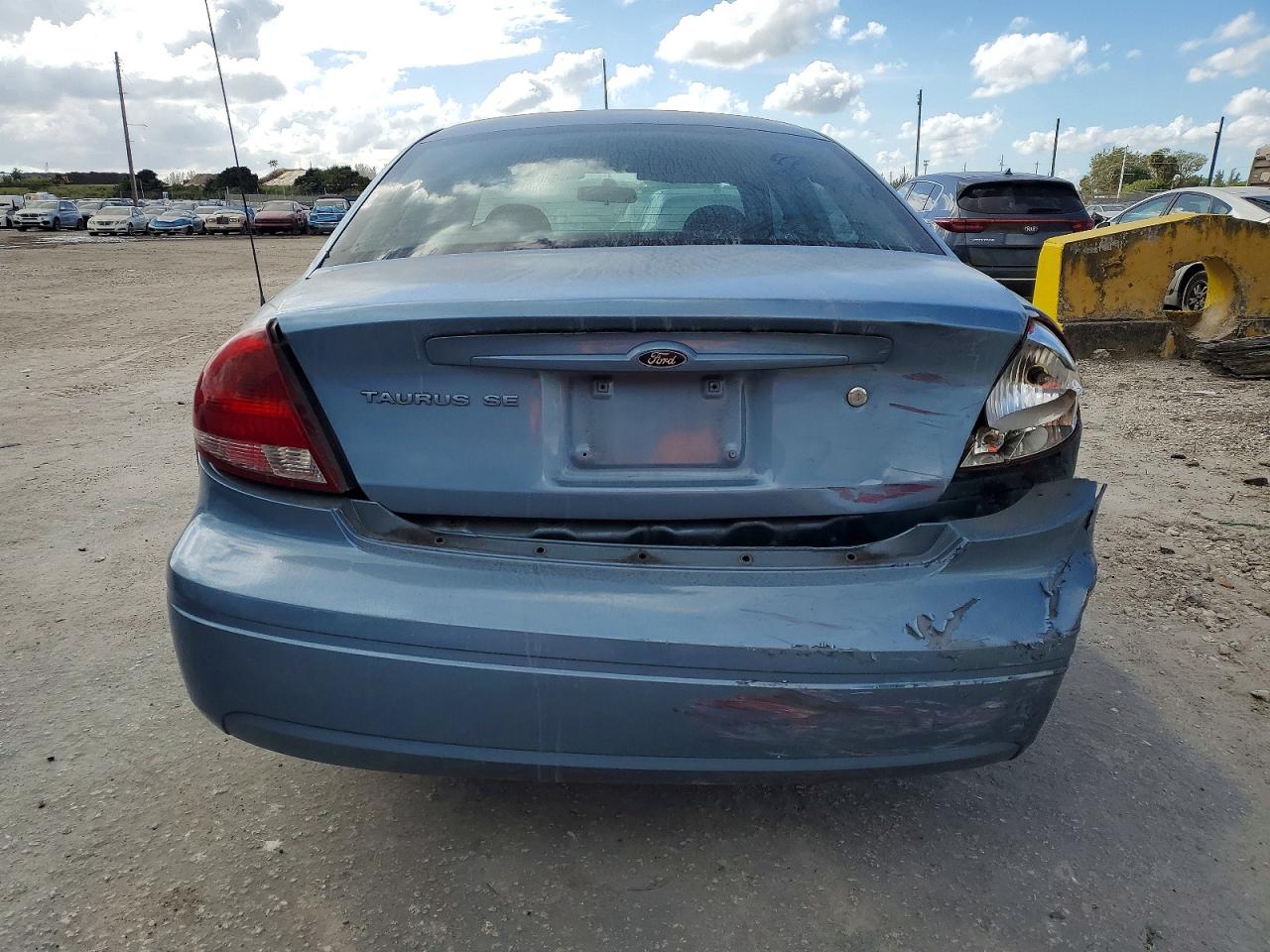 2005 FORD TAURUS SE photo 6