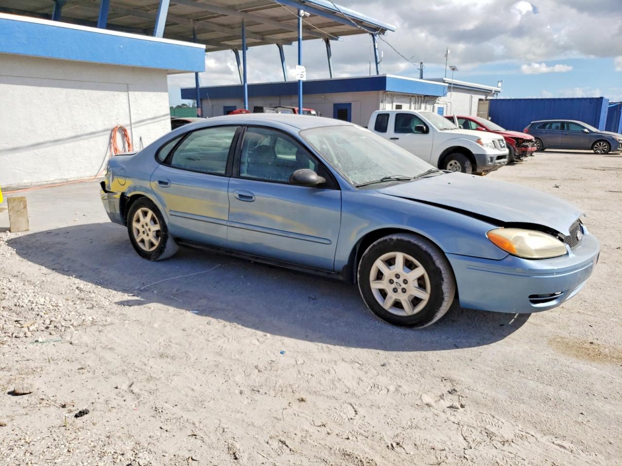 2005 FORD TAURUS SE photo 4