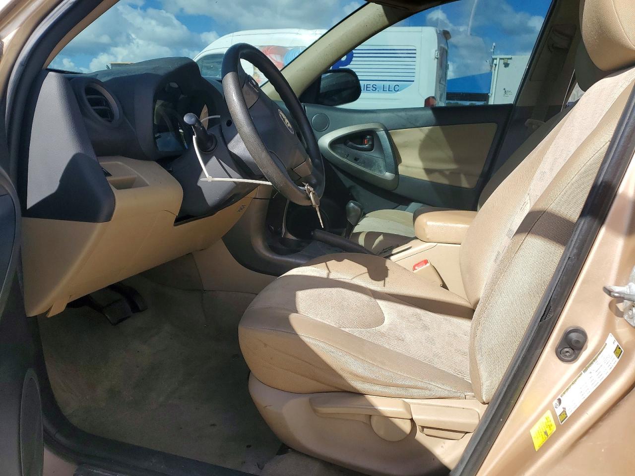 2012 TOYOTA RAV4 photo 7