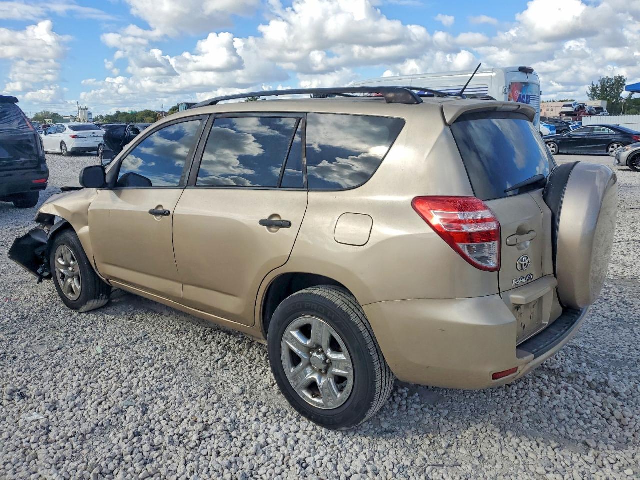 2012 TOYOTA RAV4 photo 2