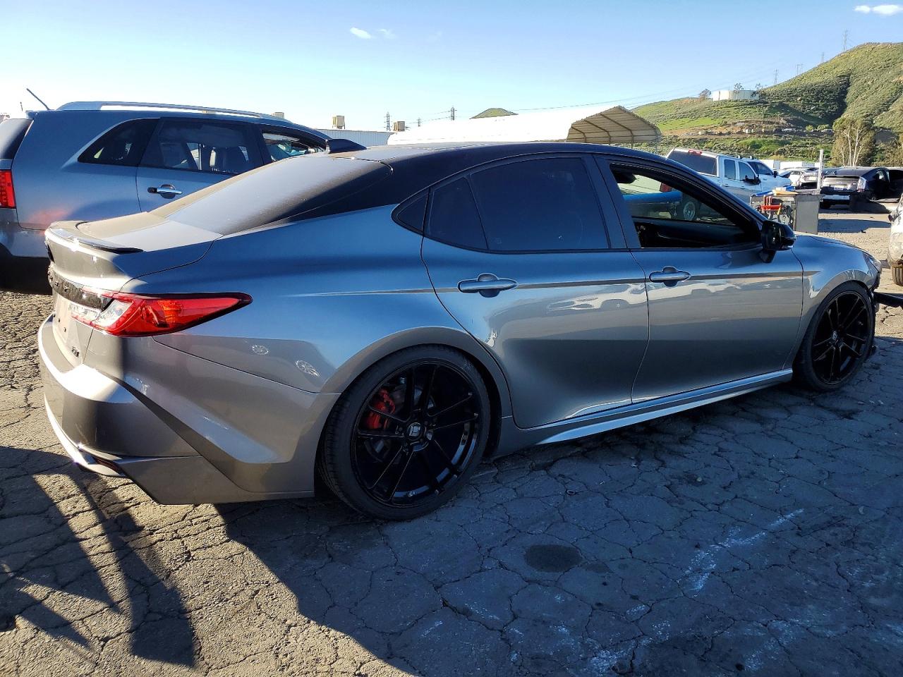 2025 TOYOTA CAMRY XSE photo 9