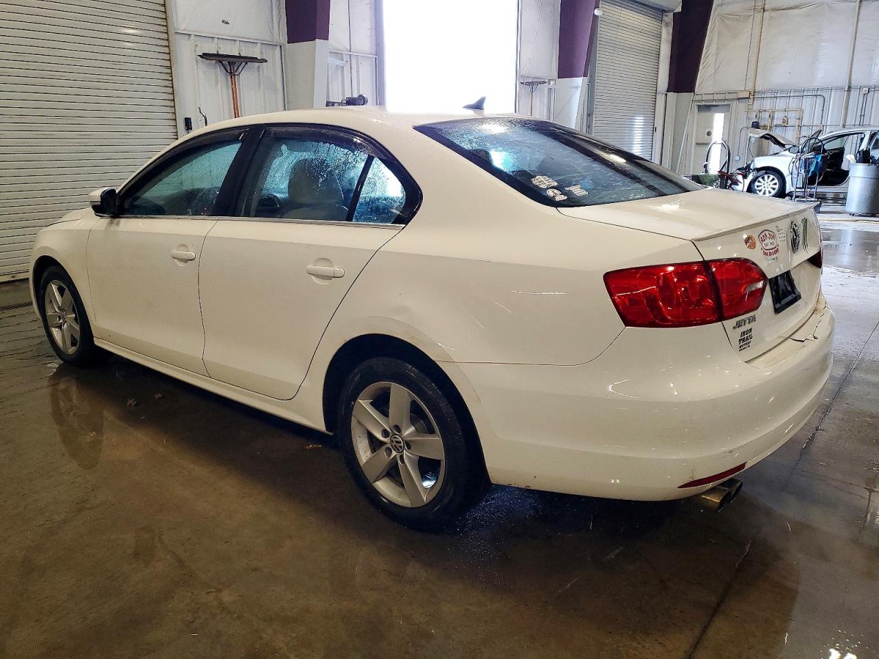 2011 VOLKSWAGEN JETTA TDI photo 4