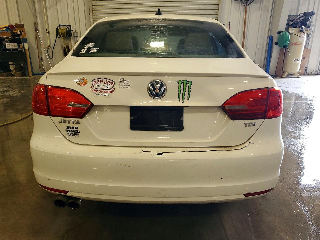 2011 VOLKSWAGEN JETTA TDI photo 16