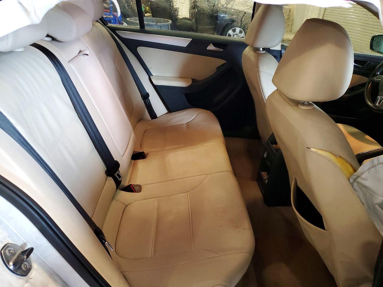 2011 VOLKSWAGEN JETTA TDI photo 28