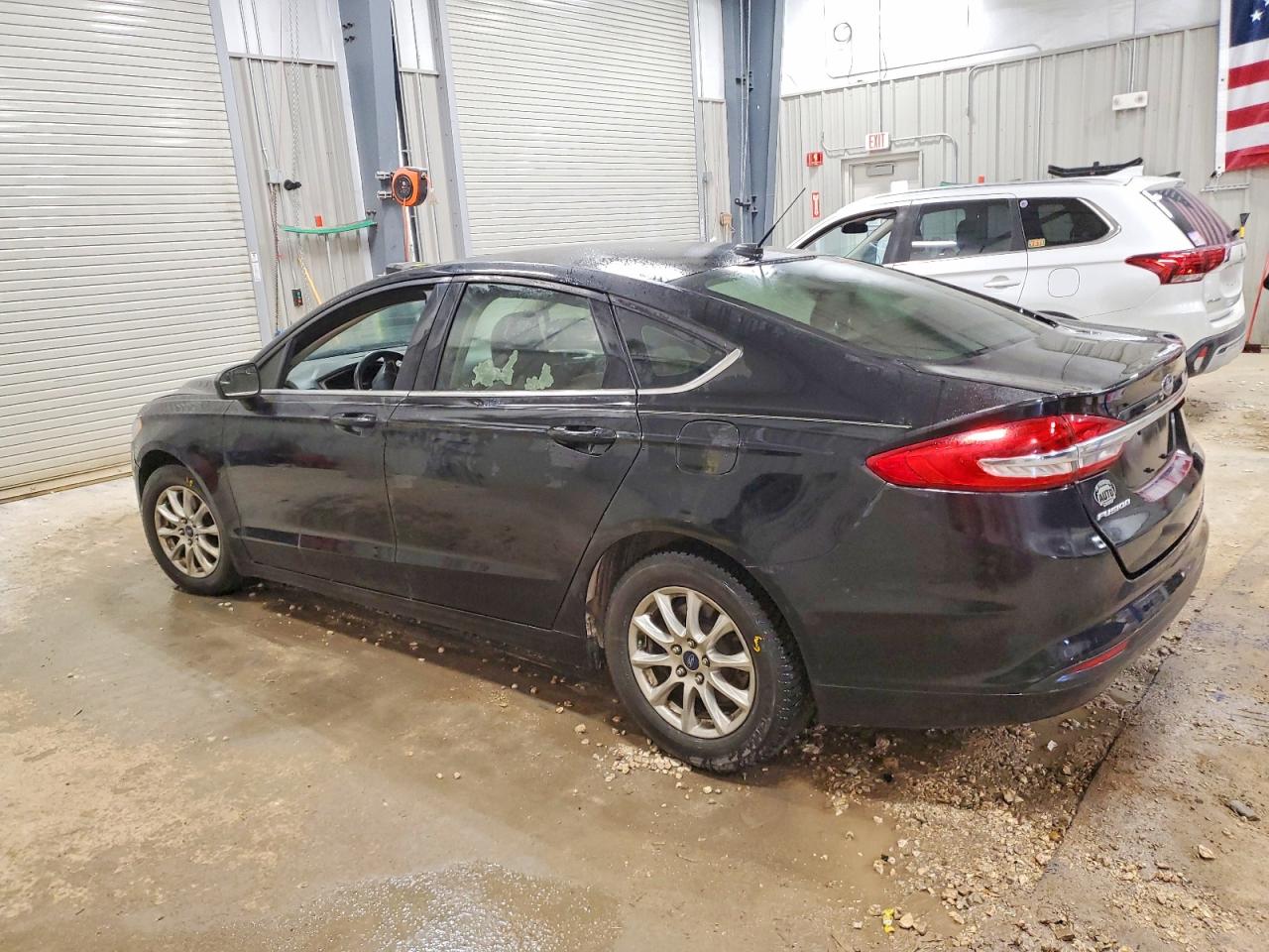 2018 FORD FUSION S photo 2