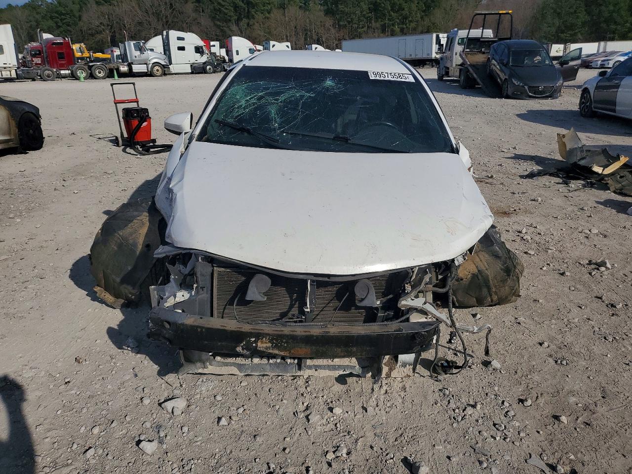 2014 TOYOTA CAMRY L photo 5