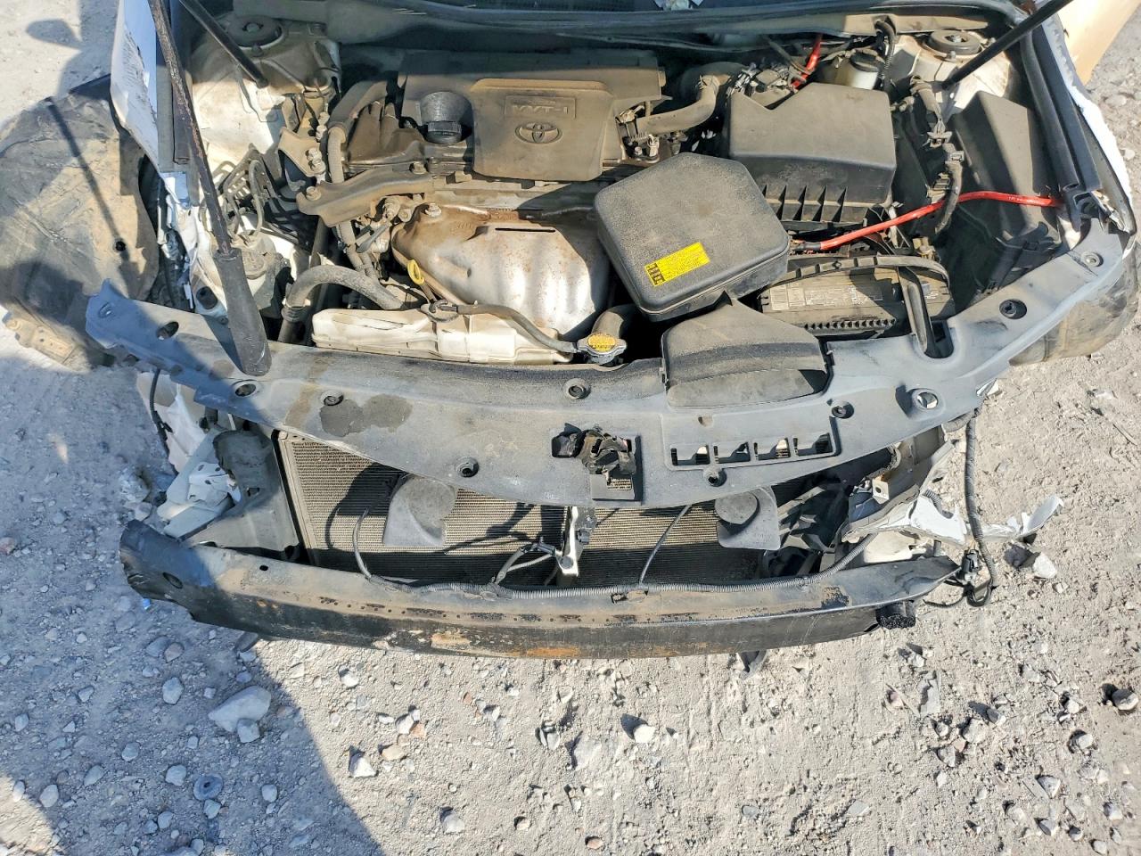 2014 TOYOTA CAMRY L photo 11