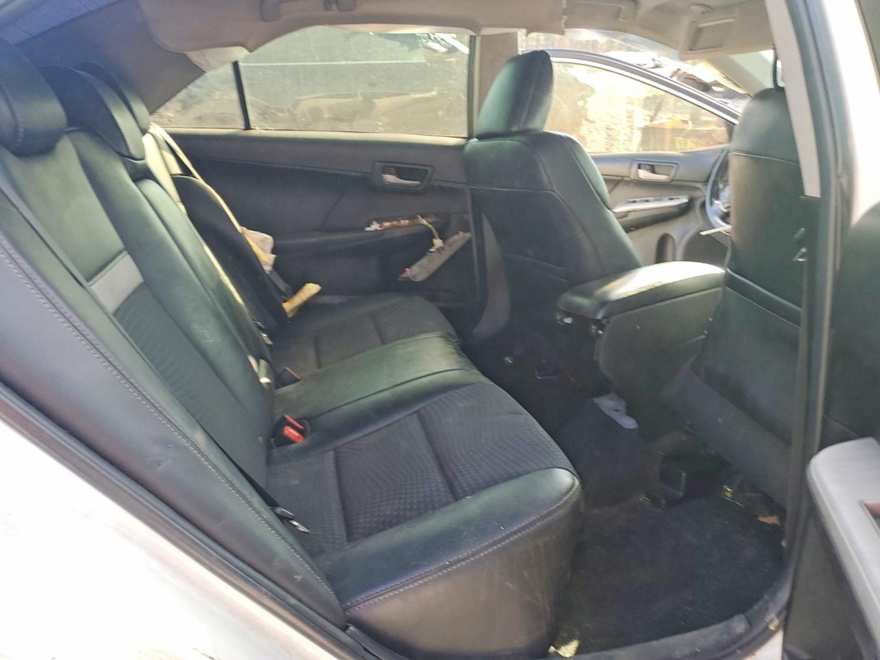 2014 TOYOTA CAMRY L photo 10