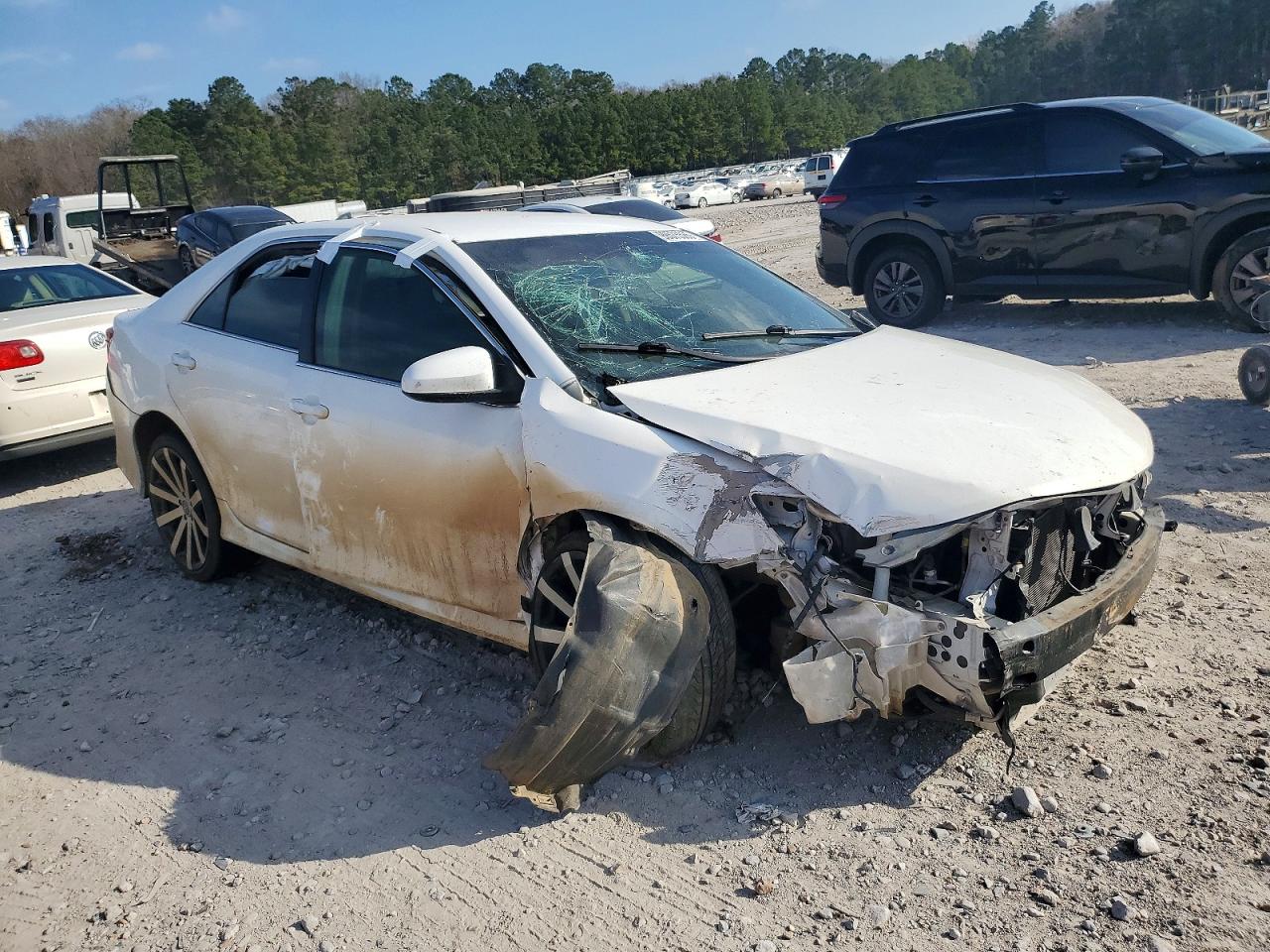 2014 TOYOTA CAMRY L photo 4