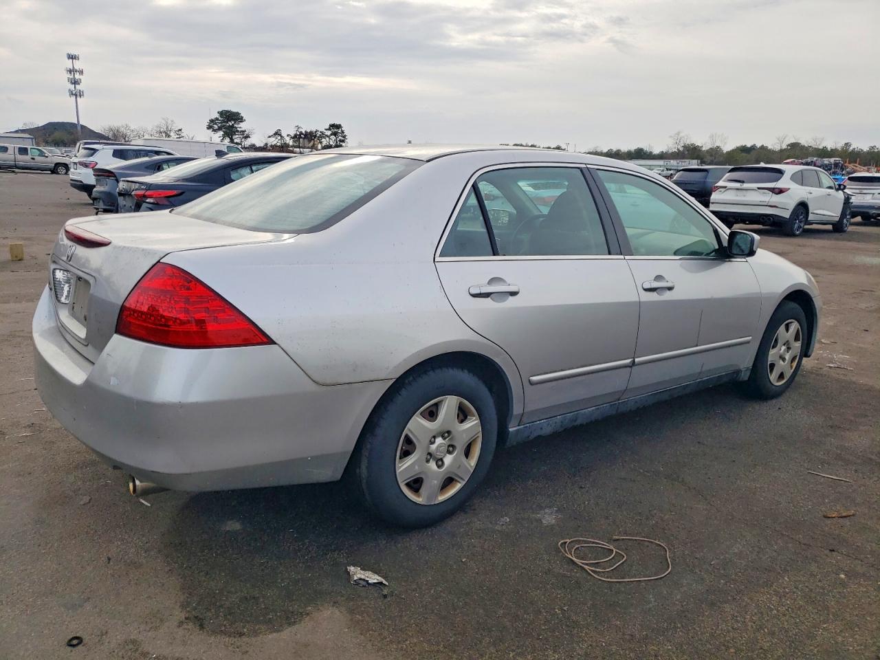 2006 HONDA ACCORD LX photo 3