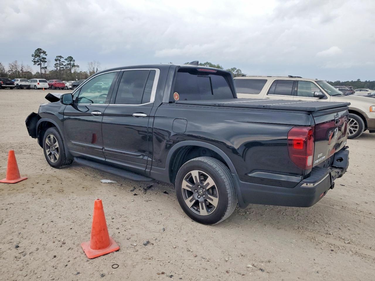 2019 HONDA RIDGELINE RTL photo 2