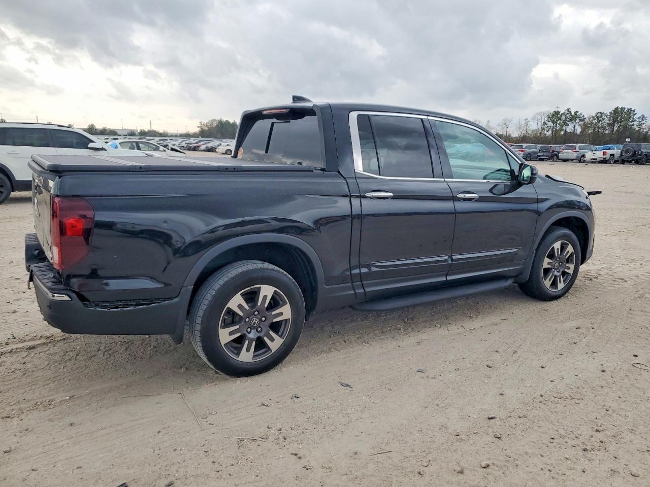 2019 HONDA RIDGELINE RTL photo 3