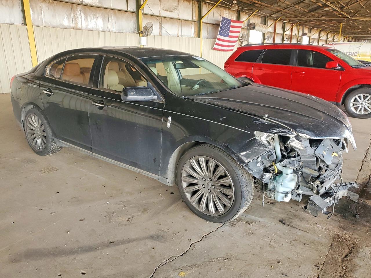 2013 LINCOLN MKS photo 4