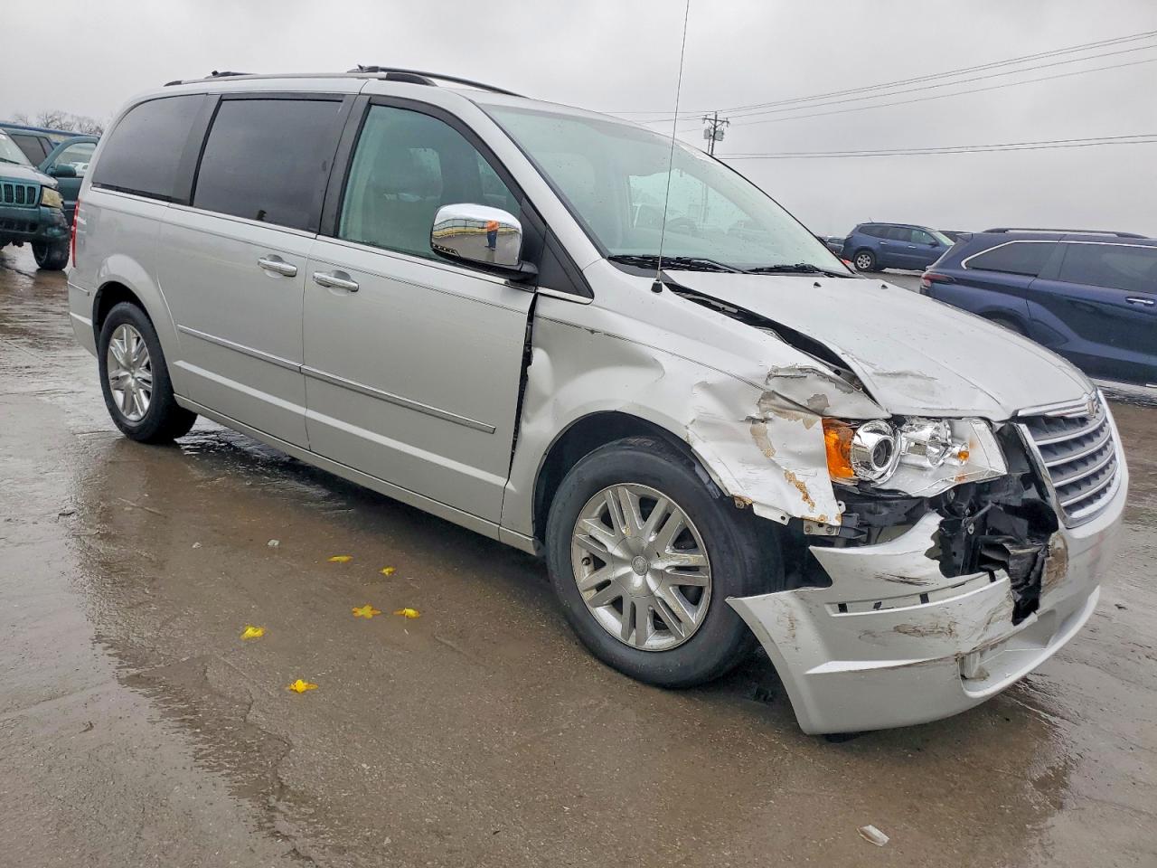 2008 CHRYSLER TOWN & COUNTRY LIMITED photo 10