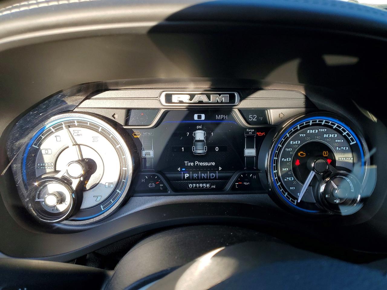 2019 RAM 1500 LIMITED photo 9