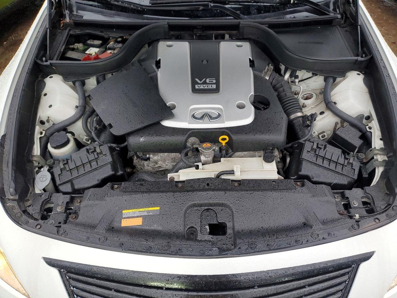 2012 INFINITI G37 photo 11