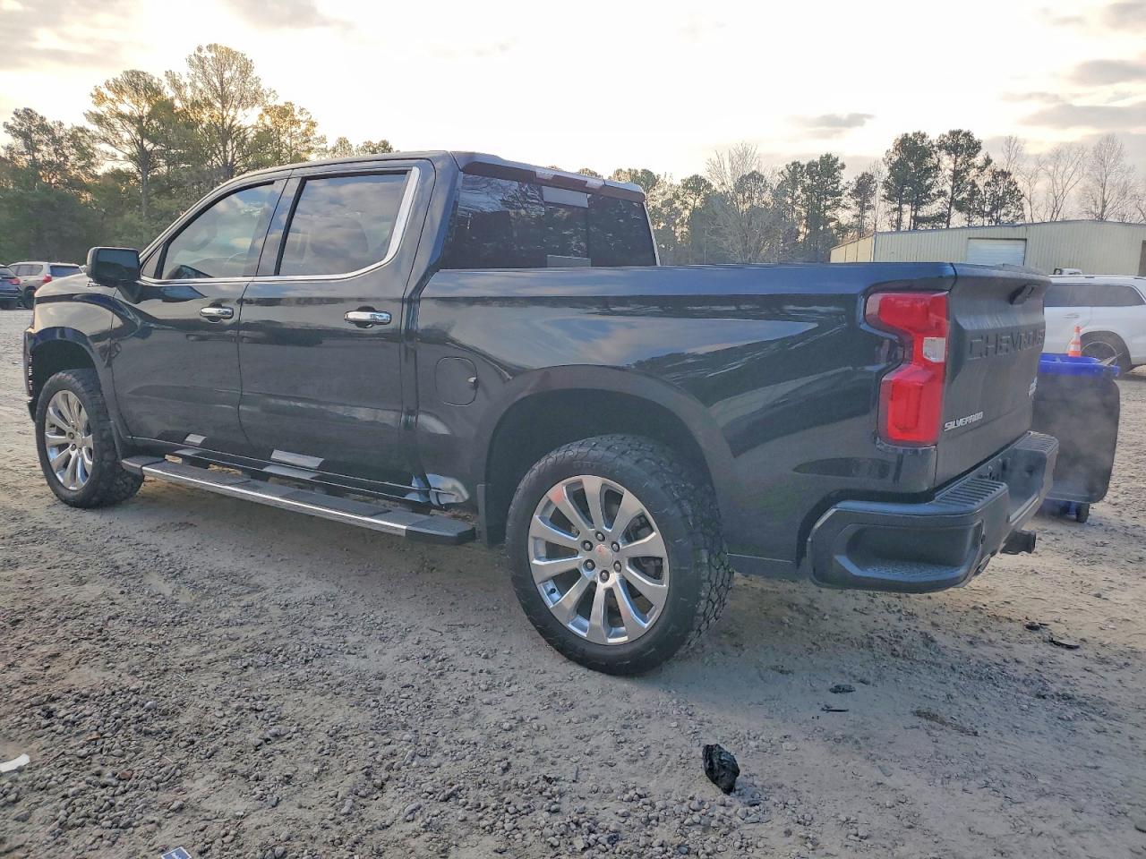 2021 CHEVROLET SILVERADO K1500 HIGH COUNTRY photo 3