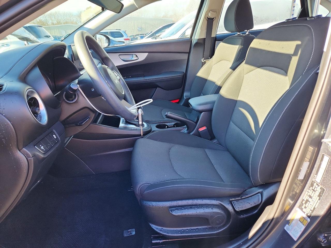 2023 KIA FORTE LX photo 13