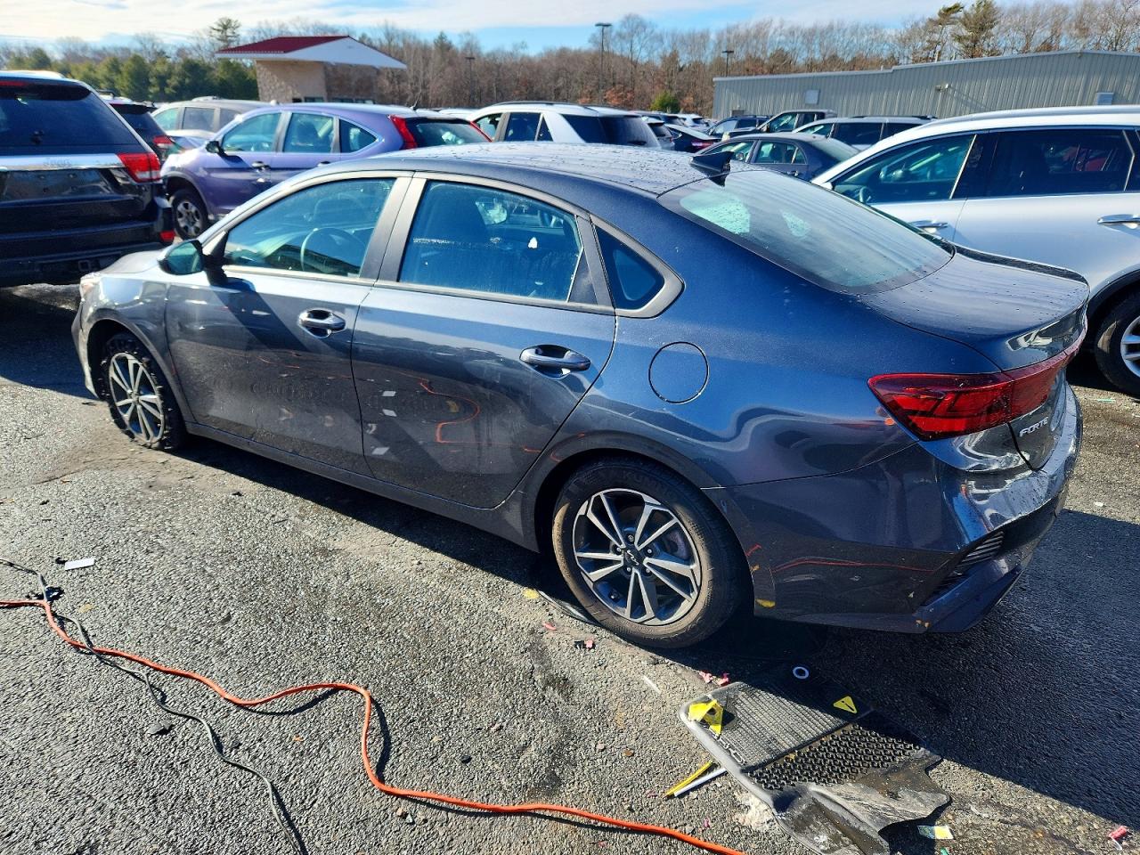 2023 KIA FORTE LX photo 3