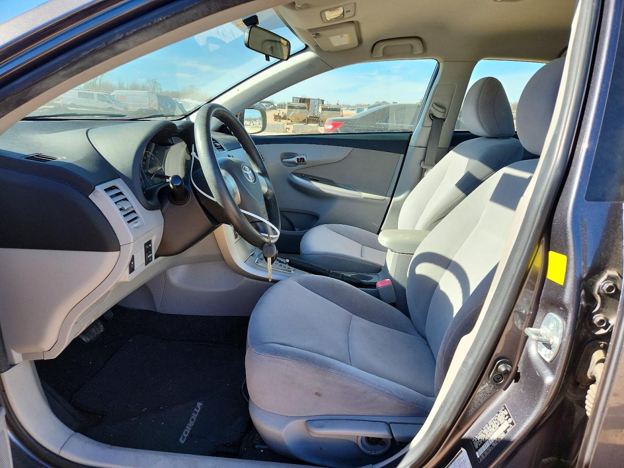 2011 TOYOTA COROLLA BASE photo 7