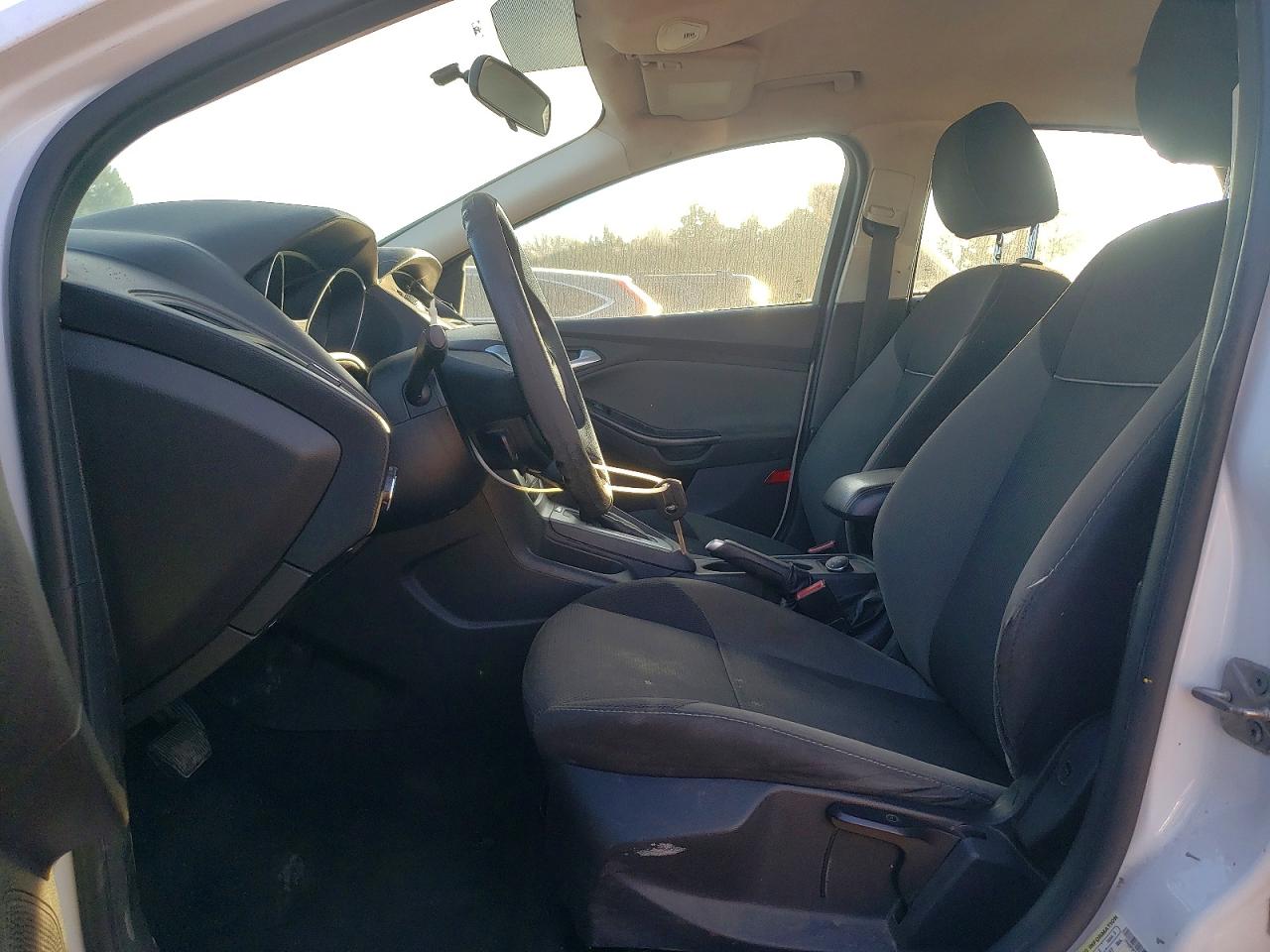2014 FORD FOCUS SE photo 7
