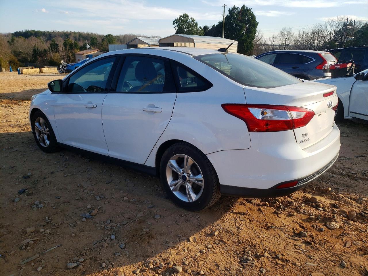 2014 FORD FOCUS SE photo 2