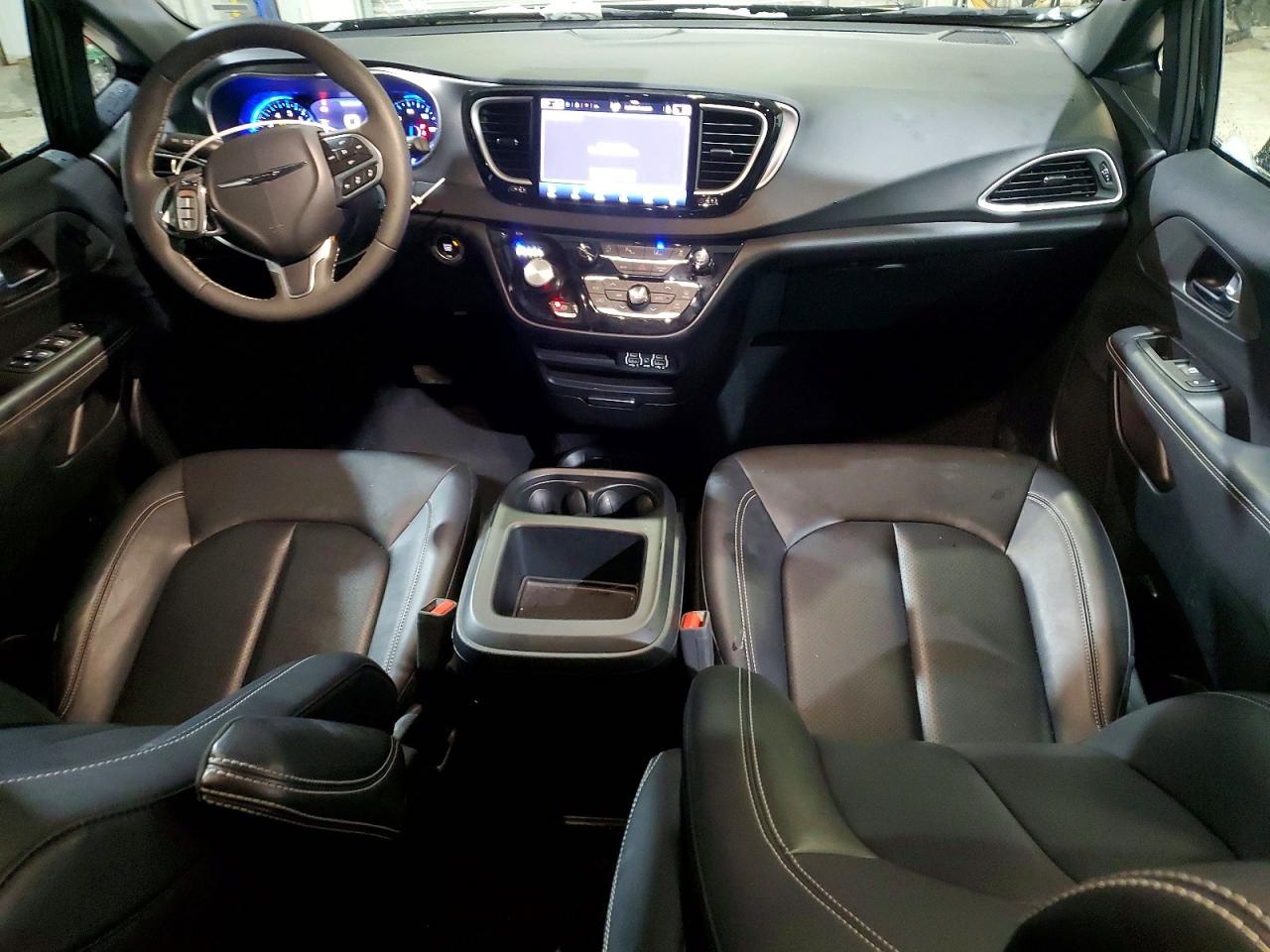 2025 CHRYSLER PACIFICA SELECT photo 8