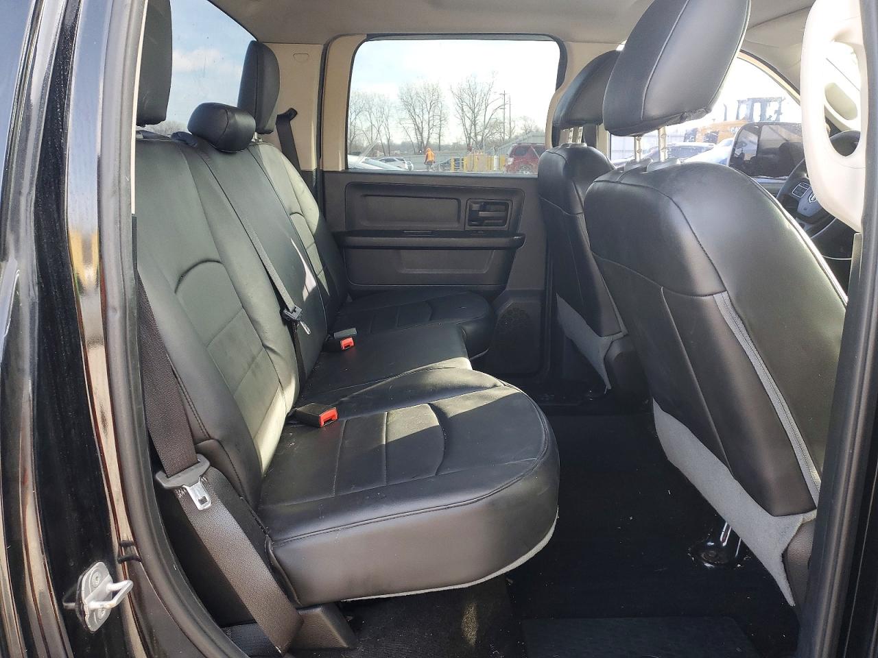 2014 RAM 1500 ST photo 10