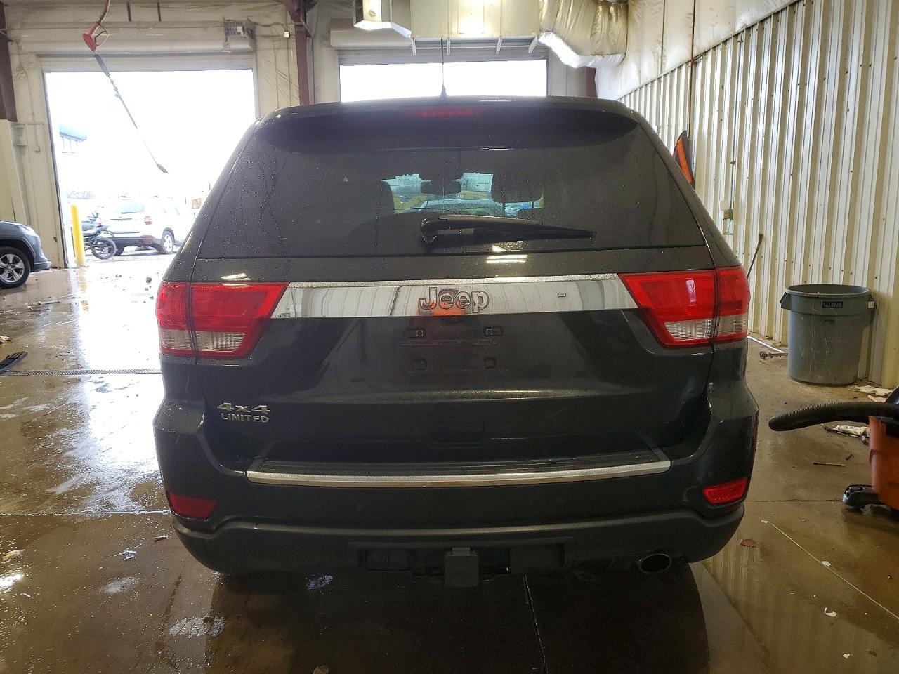 2012 JEEP GRAND CHEROKEE LIMITED photo 6