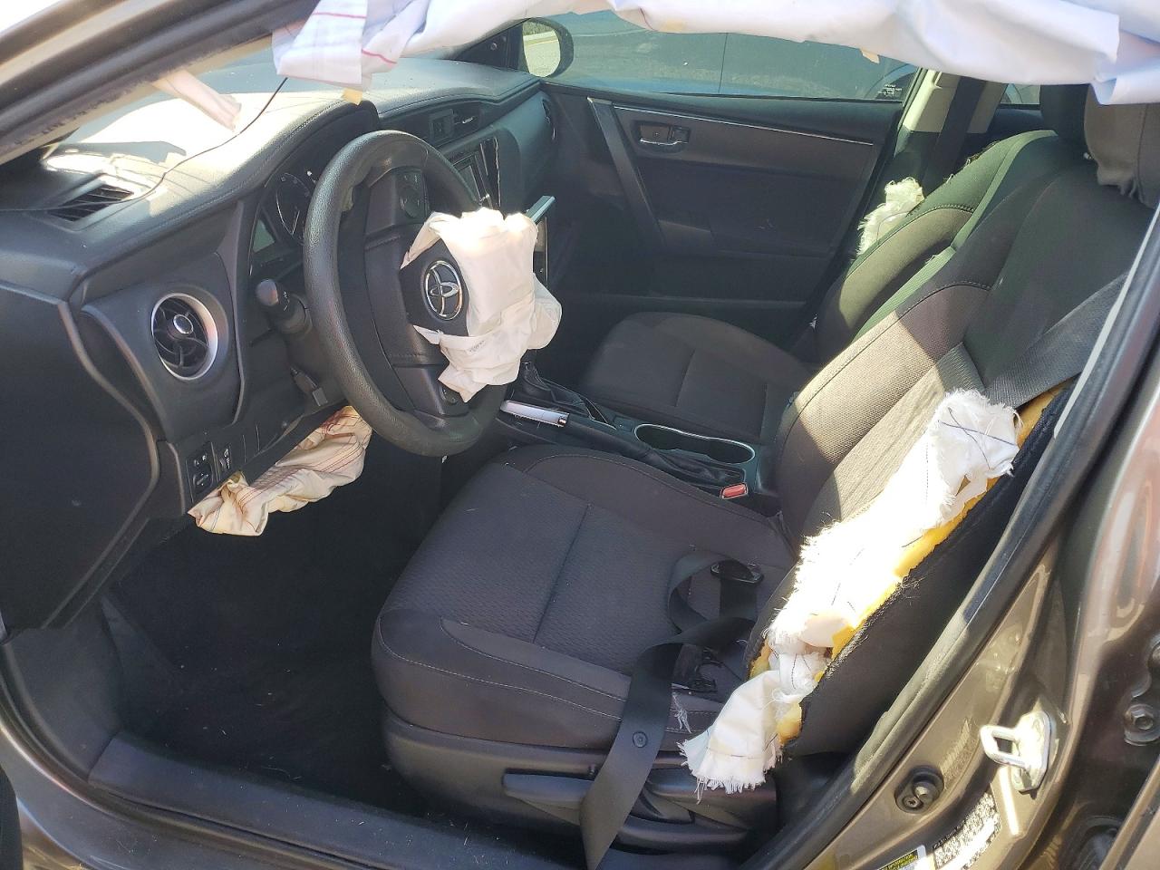 2019 TOYOTA COROLLA L photo 7