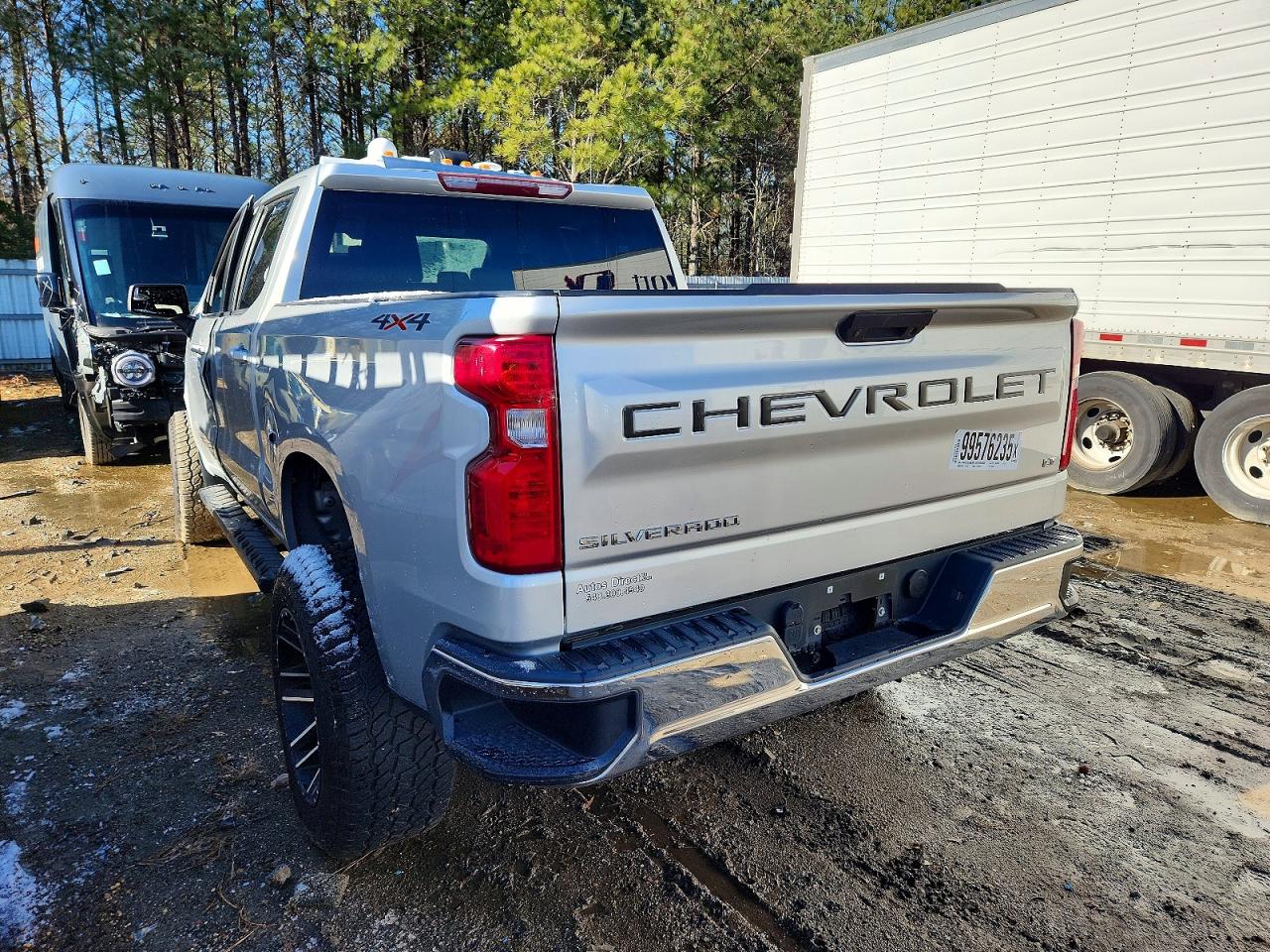 2019 CHEVROLET SILVERADO K1500 LT photo 2
